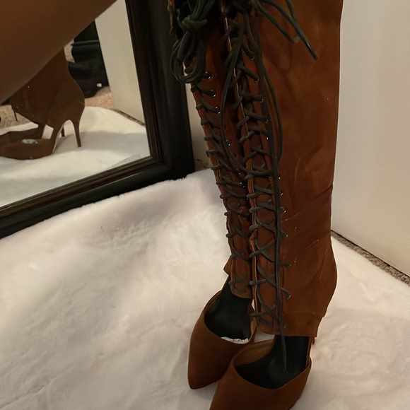 Boots - Picture 3 of 3